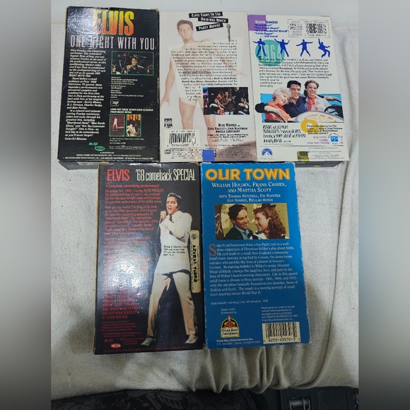 Lot of 9 Vintage Elvis Vhs Tapes - Picture 3 of 5